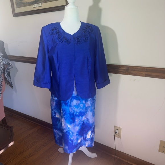 Dana Kay, Vibrant Dark/Light Blue Marble Patterned Midi Dress with Jacket. S-14 - Picture 8 of 12